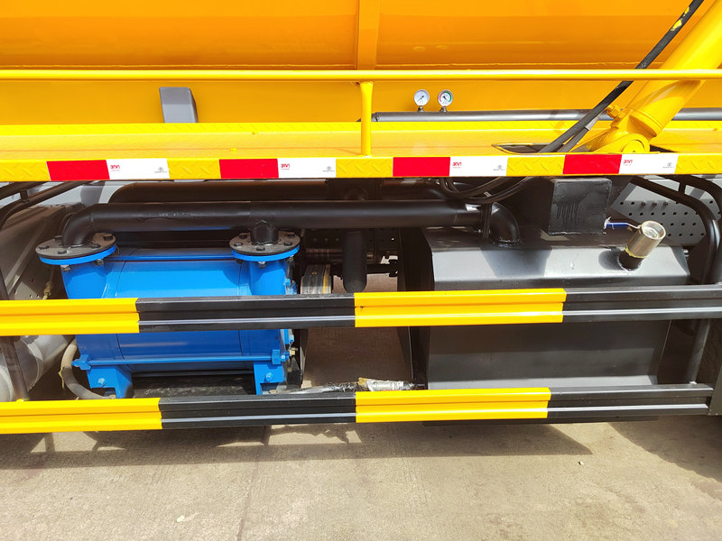 HOWO vacuum suction truck