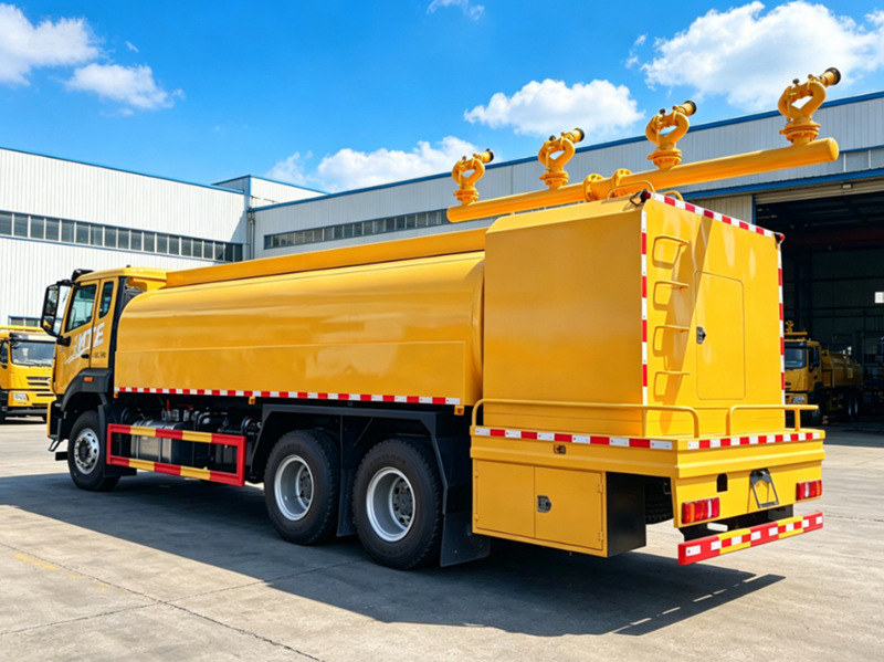 HOWO 20000L water tank truck