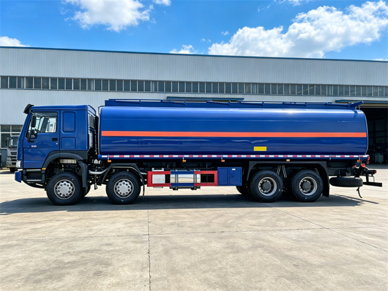 HOWO heavy 30000L fuel tank truck