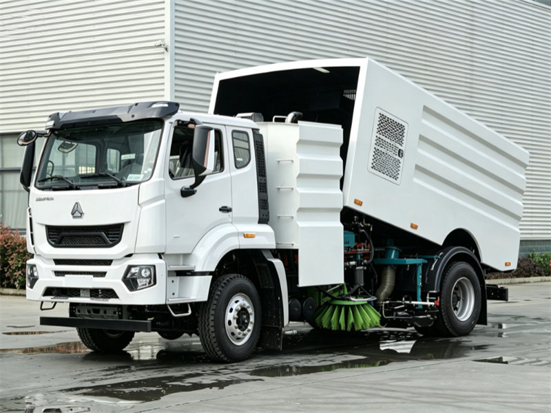 HOWO vacuum sweeper truck