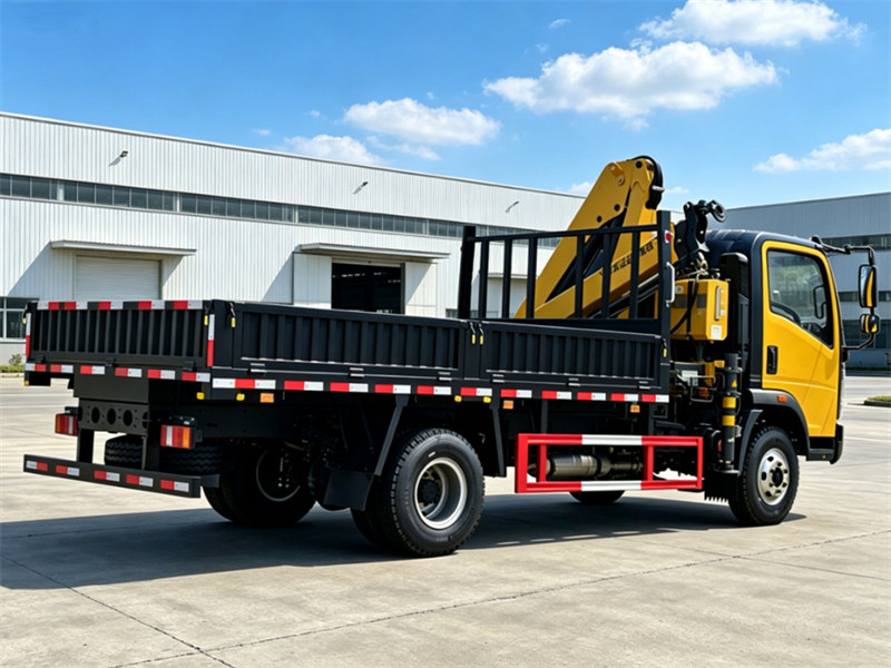 HOWO 4x2 5 tons knuckle crane truck